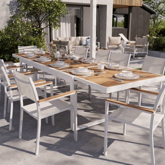 שולחנות אוכל לגינה