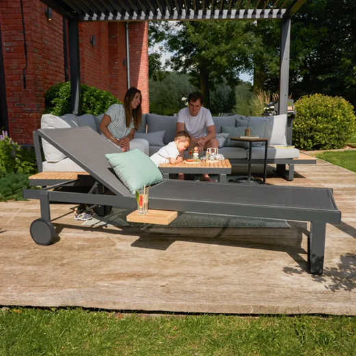 מיטת שיזוף אלומיניום אפור כהה ועץ טיק PERSEA