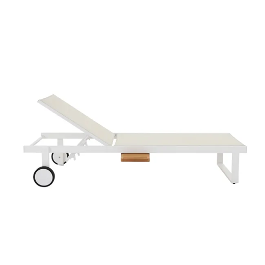 מיטת שיזוף אלומיניום לבן ועץ טיק PERSEA